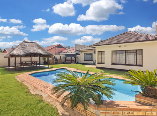 3 Bedroom House For Sale In Florida Lake Roodepoort