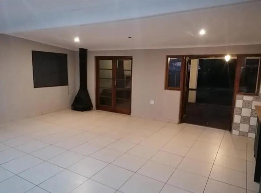 4 Schlafzimmer Haus zur Miete in Potchefstroom