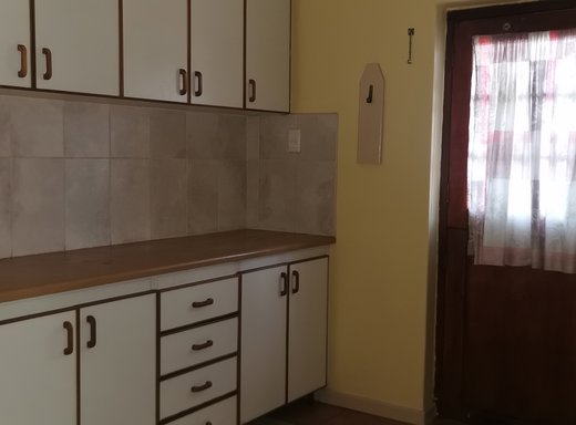 2 Schlafzimmer Haus zur Miete in Strandfontein