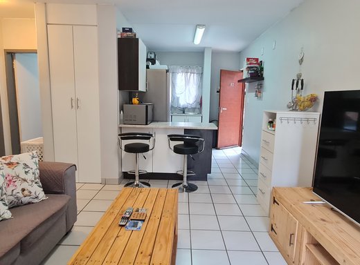 2 Schlafzimmer Wohnung zum Kauf in Rooihuiskraal North