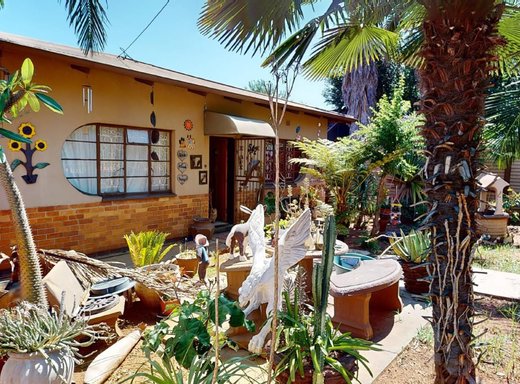 6 Schlafzimmer Haus zum Kauf in Pretoria Gardens