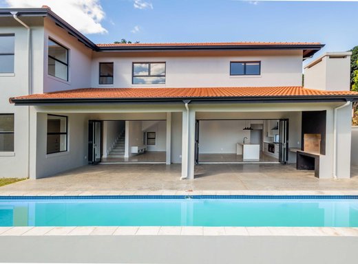 3 Schlafzimmer Haus zum Kauf in Port Zimbali Estate