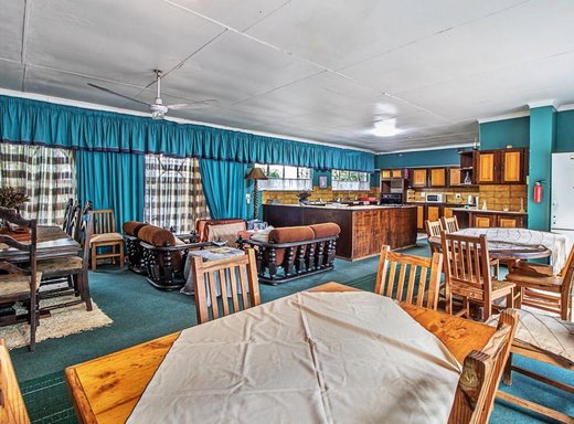 9 Schlafzimmer Haus zum Kauf in Malelane