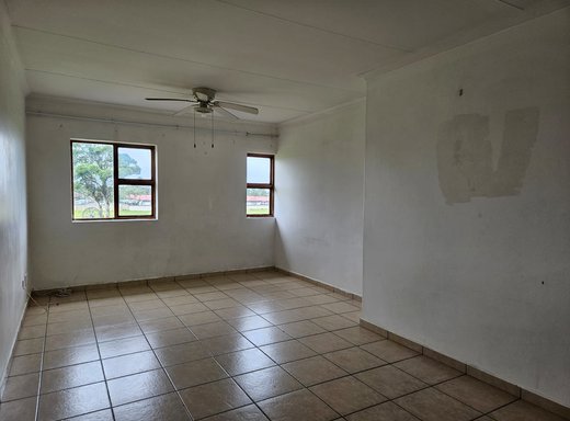2 Schlafzimmer Etagenwohnung zur Miete in Richards Bay