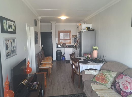 1 Schlafzimmer Wohnung zum Kauf in Kraaifontein