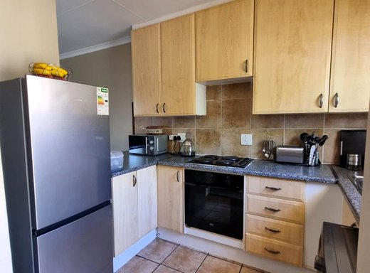 2 Schlafzimmer Wohnung zum Kauf in Mooikloof Ridge Estate