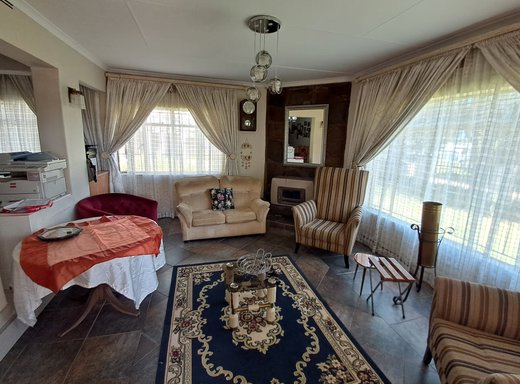 7 Schlafzimmer Haus zum Kauf in Piet Retief