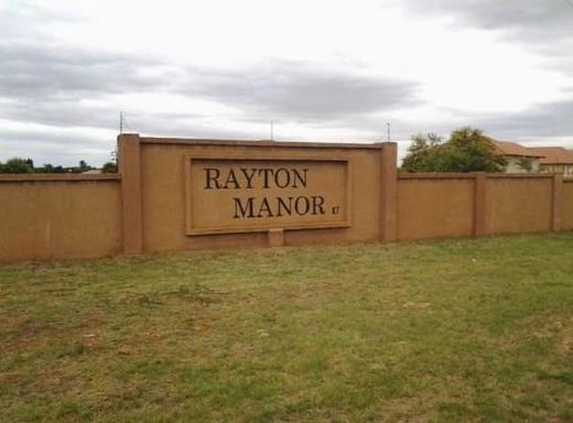 Grundstück zum Kauf in Rayton