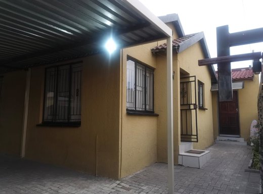 2 Schlafzimmer Haus zum Kauf in Klipfontein View