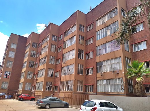 4 Schlafzimmer Etagenwohnung zum Kauf in Pretoria Central