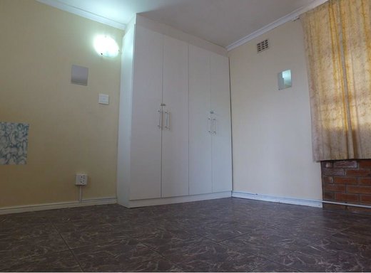 4 Schlafzimmer Doppelhaushälfte zum Kauf in Belhar