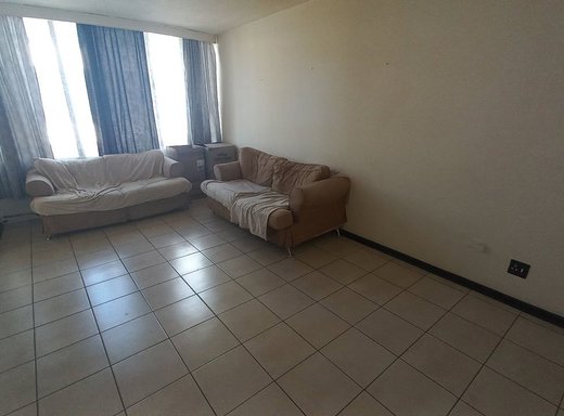 1 Schlafzimmer Etagenwohnung zum Kauf in Witpoortjie