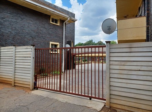 2 Schlafzimmer Wohnung zum Kauf in Stilfontein