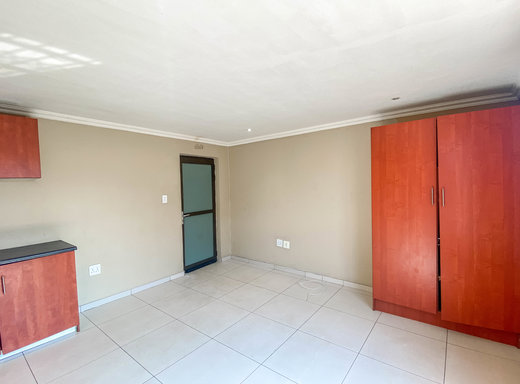1 Schlafzimmer Wohnung zur Miete in Naledi