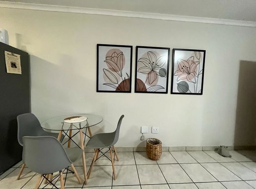 2 Schlafzimmer Reihenhaus zum Kauf in Potchefstroom