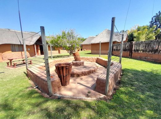 19 Schlafzimmer Kleinsiedlung zum Kauf in Pretoria North