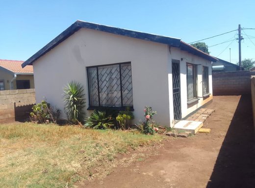 2 Schlafzimmer Haus zum Kauf in Chiawelo