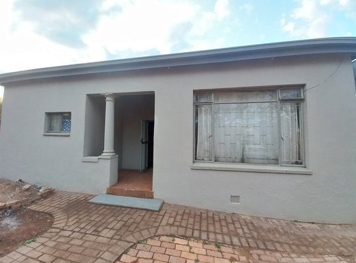 7 Schlafzimmer Haus zum Kauf in Pretoria West