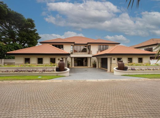 5 Schlafzimmer Haus zum Kauf in Durban North