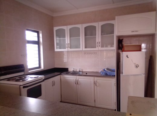 2 Schlafzimmer Etagenwohnung zum Kauf in Uvongo