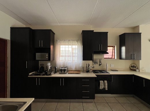 2 Schlafzimmer Reihenhaus zum Kauf in Pretoriuspark