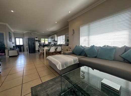 2 Schlafzimmer Reihenhaus zum Kauf in Simbithi Eco Estate