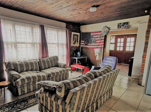 5 Schlafzimmer Haus zum Kauf in Pretoria Gardens