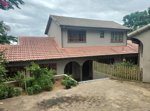 4 Schlafzimmer Haus zum Kauf in Amanzimtoti