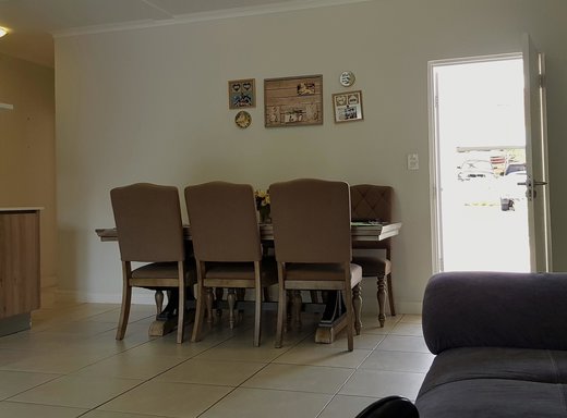 3 Schlafzimmer Gesichertes Anwesen zum Kauf in Modderfontein