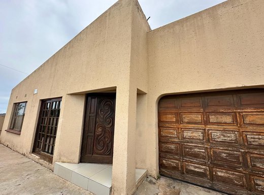 4 Schlafzimmer Haus zum Kauf in Mhluzi