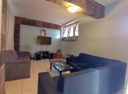 2 Schlafzimmer Etagenwohnung zum Kauf in Umbilo
