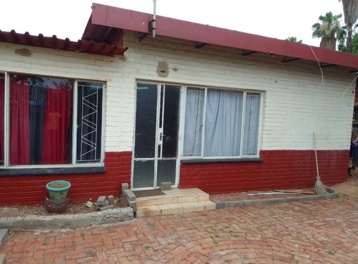 3 Schlafzimmer Haus zum Kauf in Pretoria North