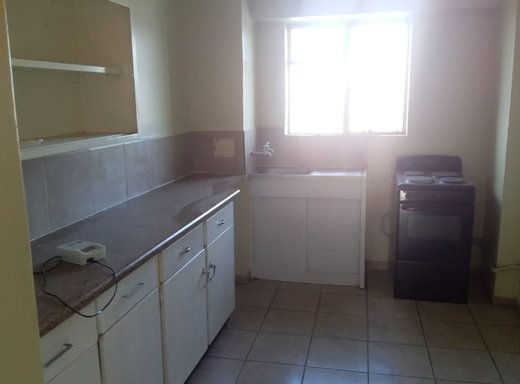 1 Schlafzimmer Etagenwohnung zum Kauf in Pretoria West
