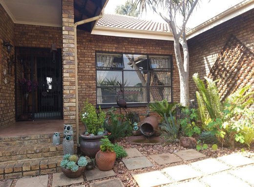 3 Schlafzimmer Doppelhaushälfte zum Kauf in Garsfontein
