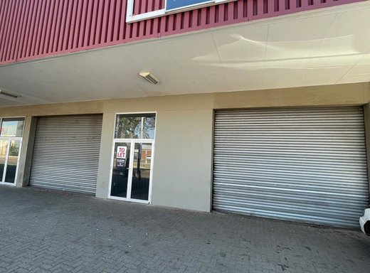 Einzelhandel zur Miete in Pretoria West
