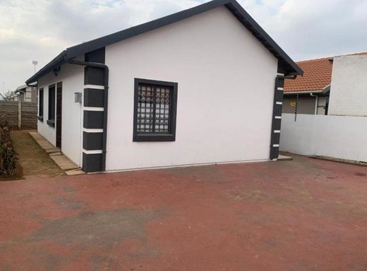 3 Schlafzimmer Haus zum Kauf in Buhle Park