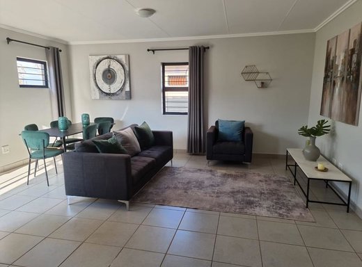 3 Schlafzimmer Haus zum Kauf in Krugersdorp