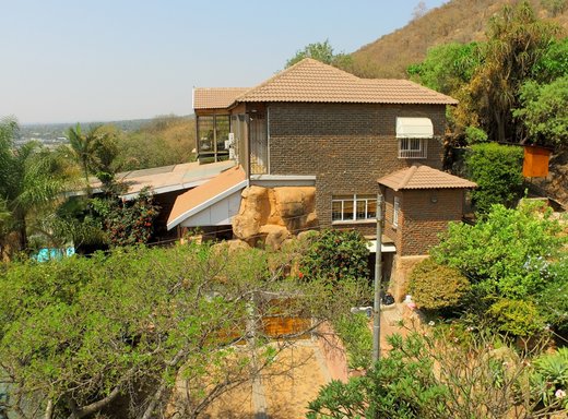 10 Schlafzimmer Haus zum Kauf in Pretoria North