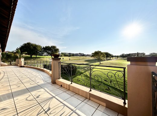 5 Schlafzimmer Golf Resort Immobilie zum Kauf in Blue Valley Golf Estate
