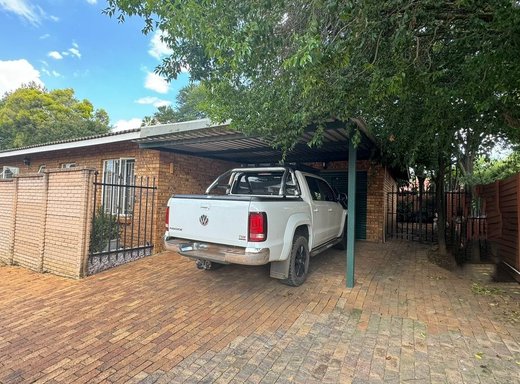 2 Schlafzimmer Haus zum Kauf in Garsfontein