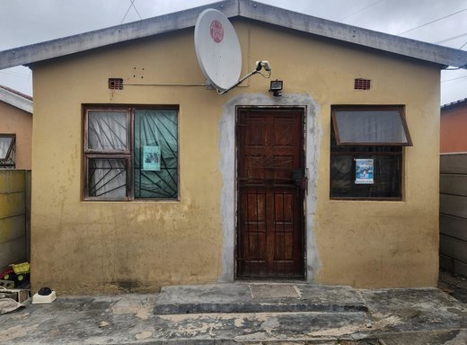 2 Schlafzimmer Haus zum Kauf in Mfuleni