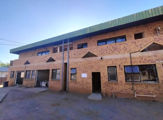 Lagerhalle zum Kauf in Pretoria North