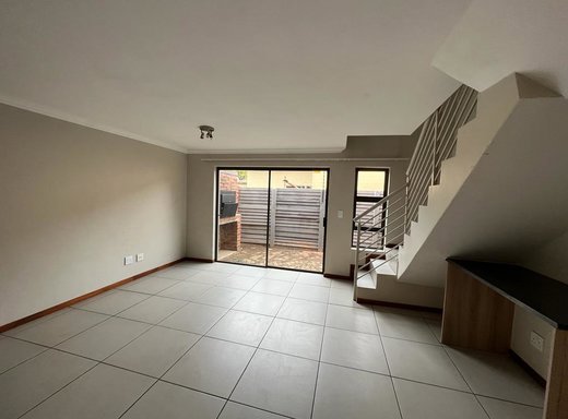2 Schlafzimmer Duplex zur Miete in Pretoria North