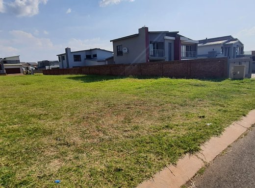 Grundstück zum Kauf in Zambezi Manor Lifestyle Estate