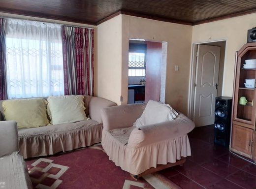 4 Schlafzimmer Haus zum Kauf in Mdantsane