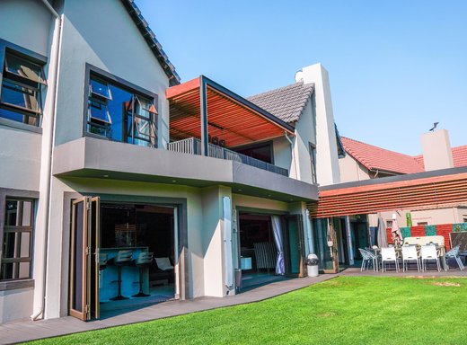 4 Schlafzimmer Haus zum Kauf in Zwartkop Golf Estate