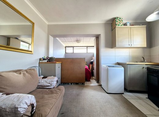 1 Schlafzimmer Etagenwohnung zum Kauf in Wynberg