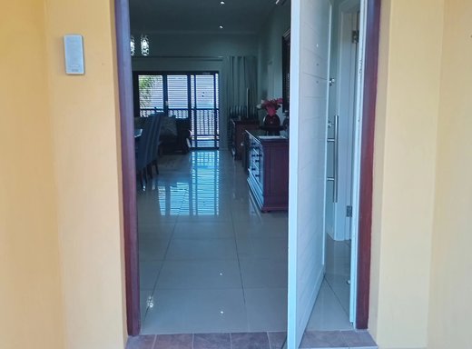 2 Schlafzimmer Wohnung zur Miete in Umhlanga Central