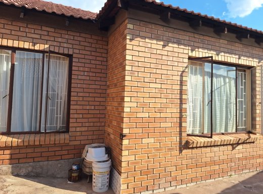 4 Schlafzimmer Haus zum Kauf in Madiba Park