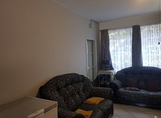 2 Schlafzimmer Wohnung zum Kauf in Vanderbijlpark Central West 2